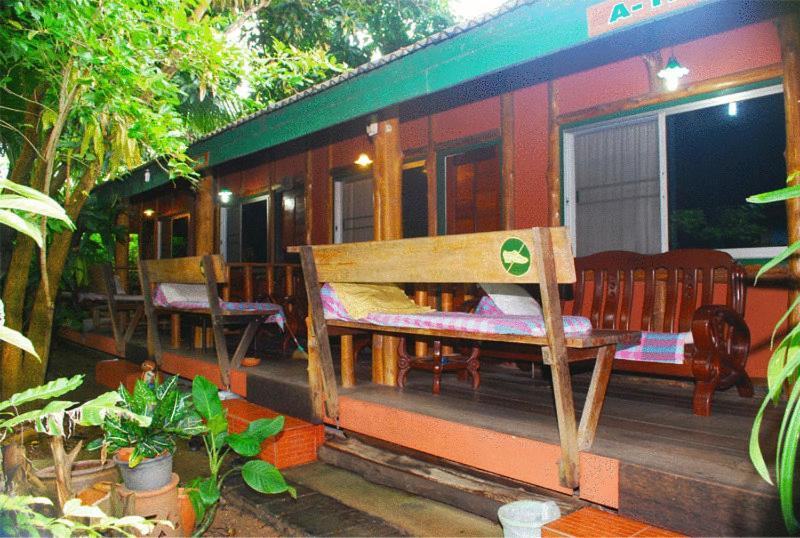 Sukhothai Guest House Экстерьер фото